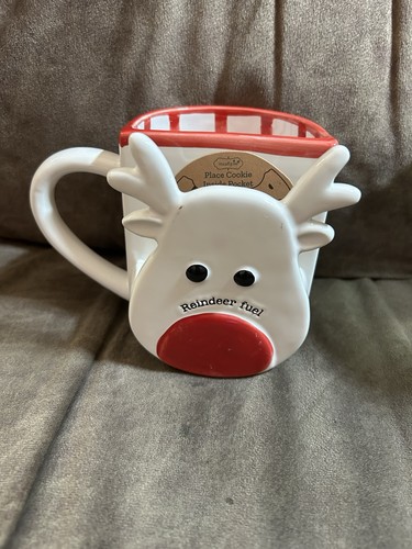 Mud pie reindeer - mud, “reindeer