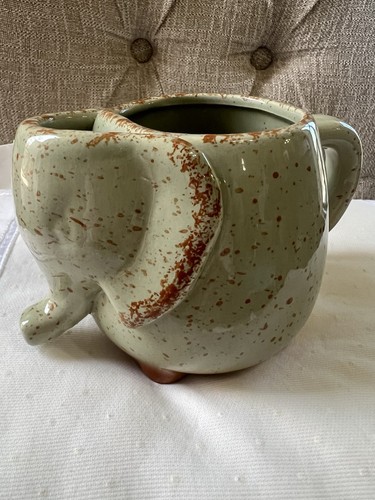 Elephant coffee mug with tea - coffee,
